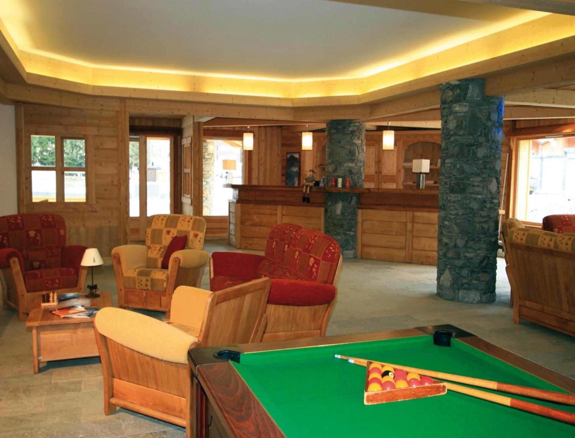 Lagrange Vacances Le Hameau Du Rocher Blanc Serre Chevalier Bagian luar foto