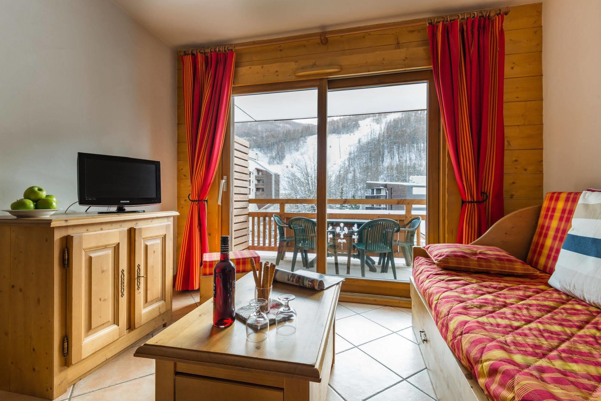 Lagrange Vacances Le Hameau Du Rocher Blanc Serre Chevalier Bagian luar foto