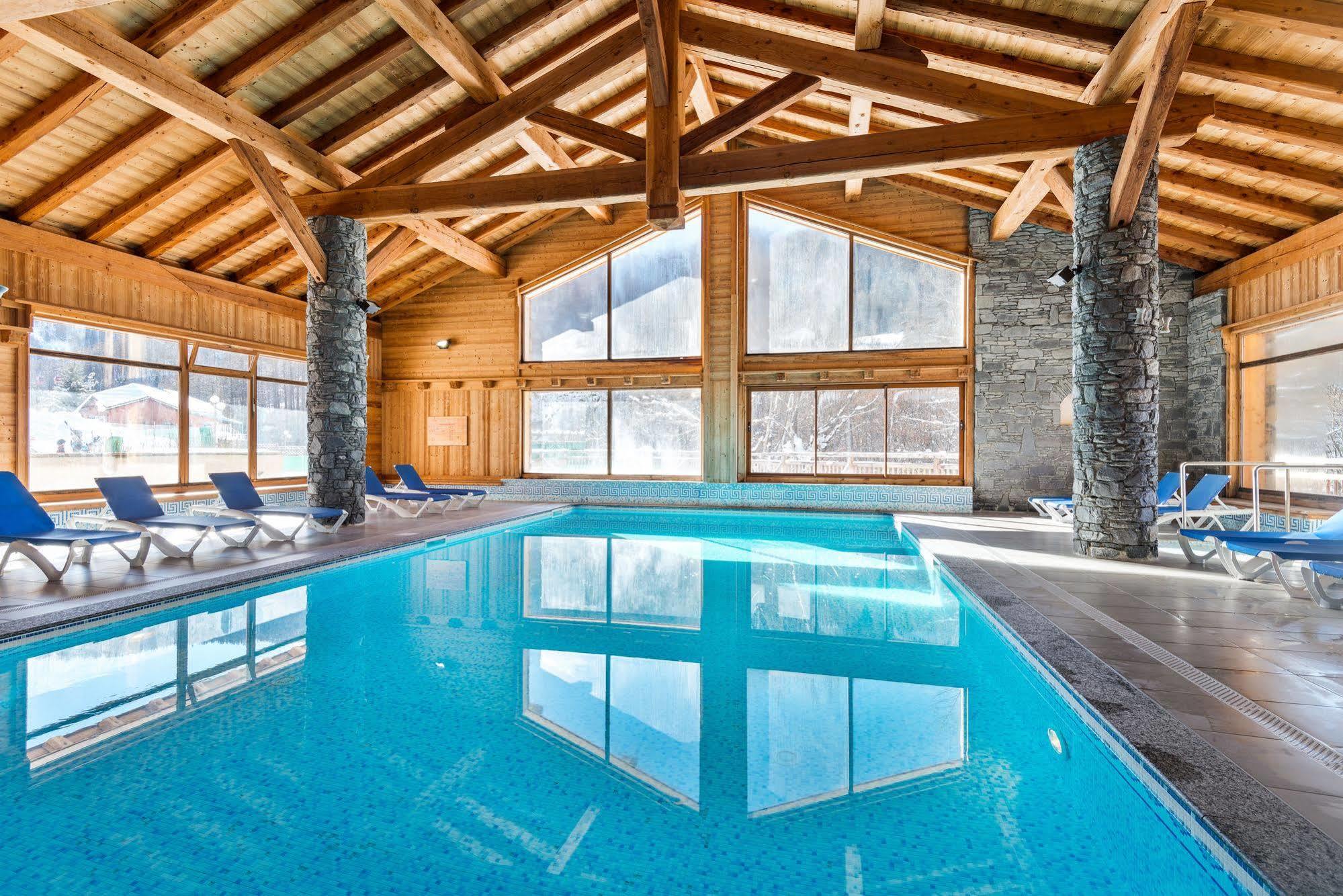 Lagrange Vacances Le Hameau Du Rocher Blanc Serre Chevalier Bagian luar foto
