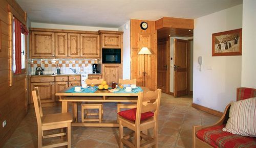 Lagrange Vacances Le Hameau Du Rocher Blanc Serre Chevalier Bagian luar foto